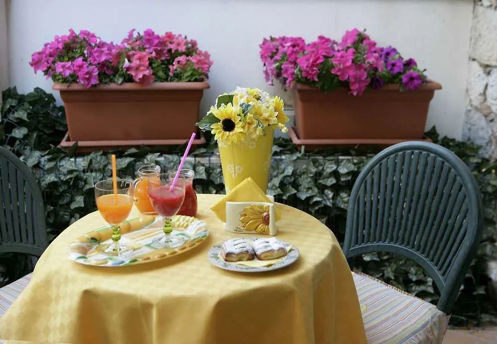 Nocleg ze śniadaniem Bed And Breakfast Dionisio Taormina